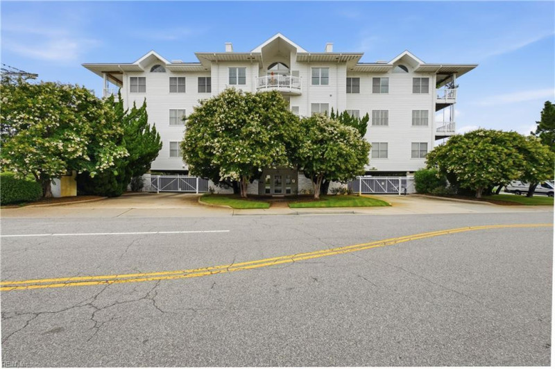 Photo 21 of 38 residential for sale in Virginia Beach virginia