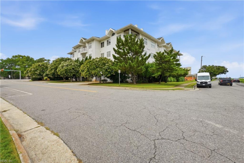 Photo 23 of 38 residential for sale in Virginia Beach virginia
