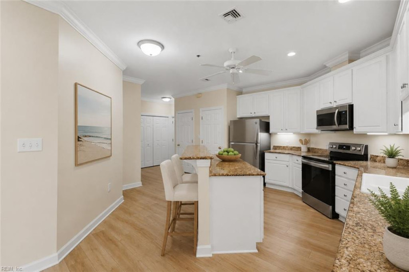 Photo 8 of 38 residential for sale in Virginia Beach virginia