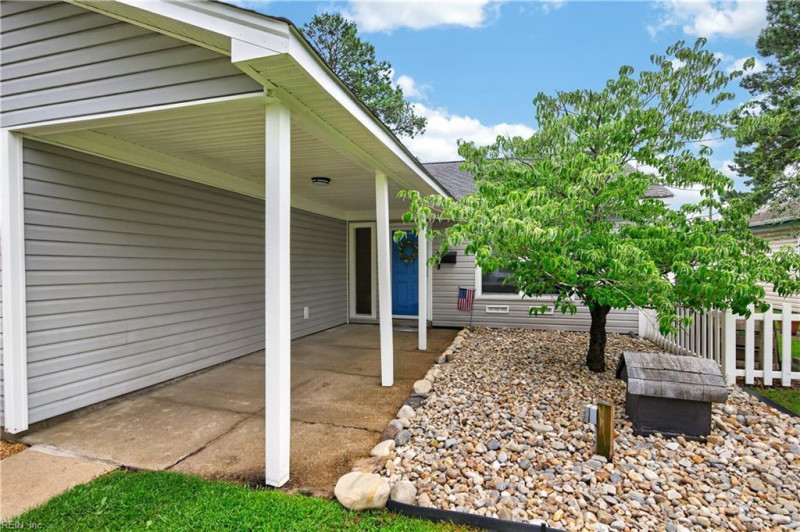 Photo 2 of 20 residential for sale in Virginia Beach virginia