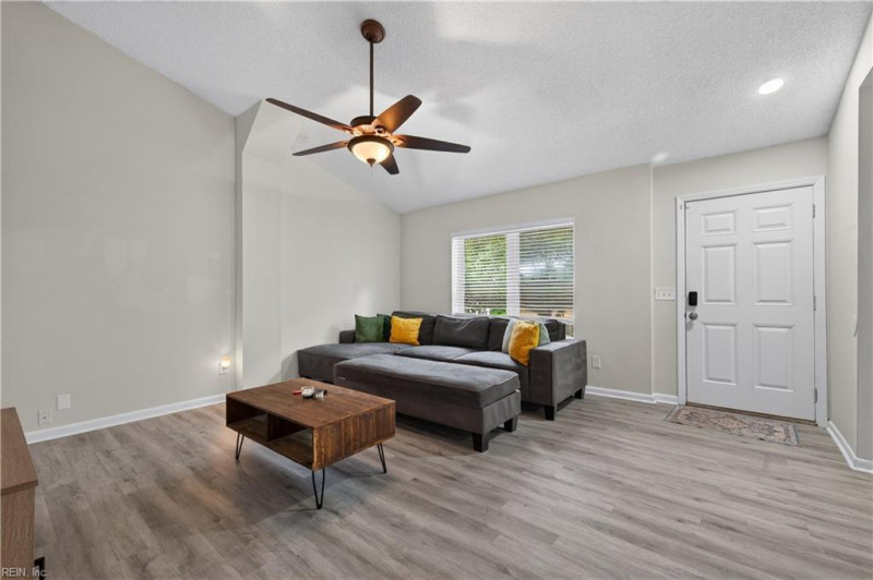 Photo 4 of 20 residential for sale in Virginia Beach virginia