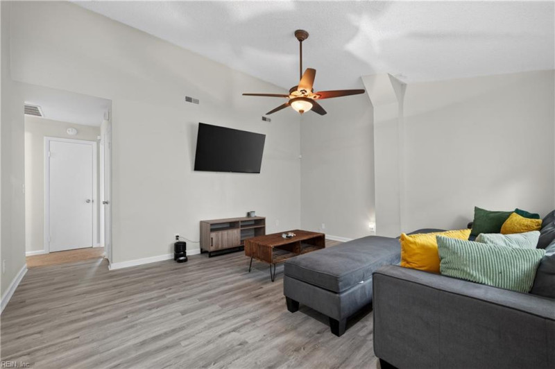 Photo 5 of 20 residential for sale in Virginia Beach virginia