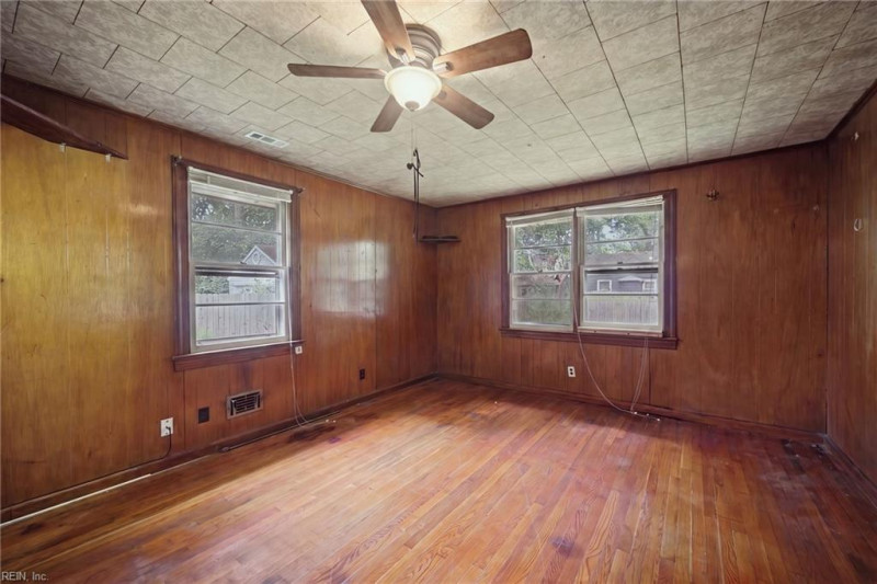 Photo 17 of 27 residential for sale in Norfolk virginia Photo 17 of 27 residential for sale in Norfolk virginia