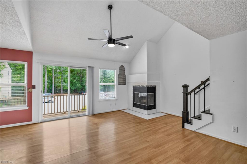 Photo 13 of 26 residential for sale in Newport News virginia