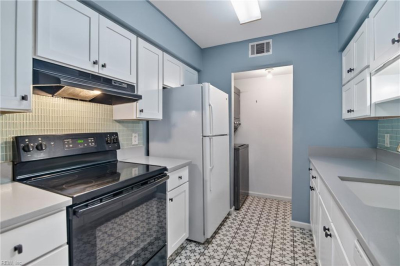 Photo 8 of 26 residential for sale in Newport News virginia