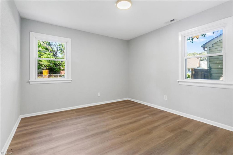 Photo 17 of 35 residential for sale in Norfolk virginia
