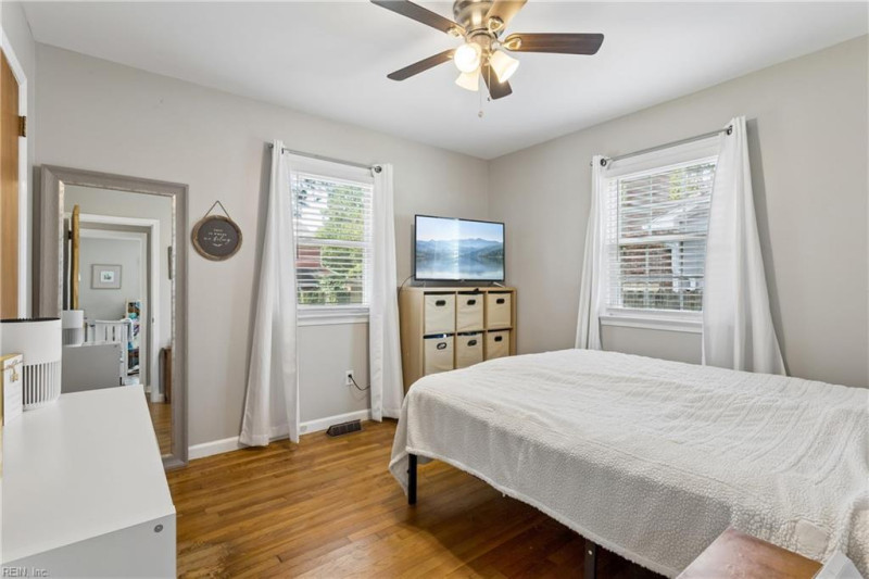 Photo 14 of 22 residential for sale in Hampton virginia