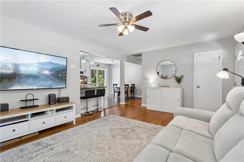 Photo 3 of 22 residential for sale in Hampton virginia