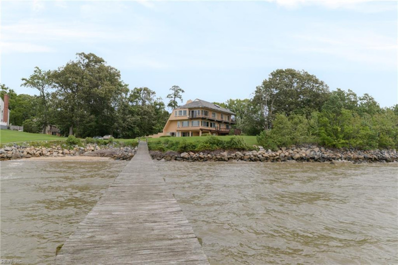 Photo 4 of 29 residential for sale in Newport News virginia