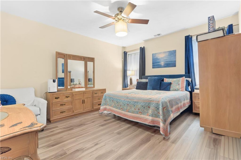 Photo 18 of 40 residential for sale in Newport News virginia