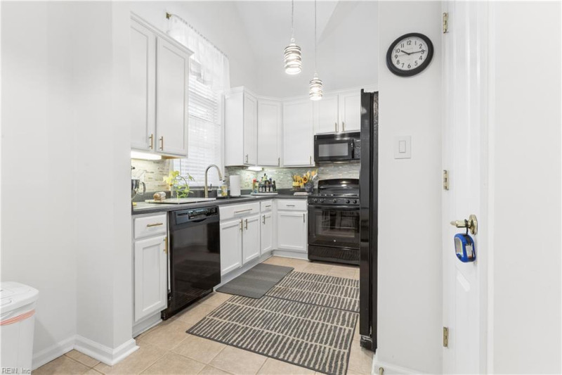 Photo 7 of 40 residential for sale in Newport News virginia