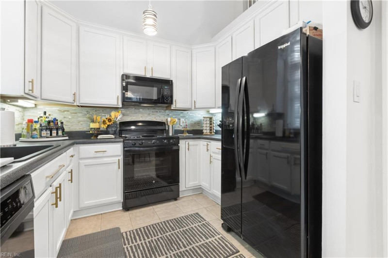 Photo 9 of 40 residential for sale in Newport News virginia