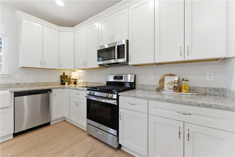Photo 17 of 32 residential for sale in Chesapeake virginia Photo 17 of 32 residential for sale in Chesapeake virginia