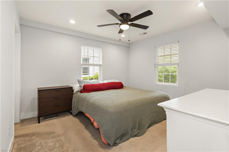 Photo 10 of 38 residential for sale in Norfolk virginia