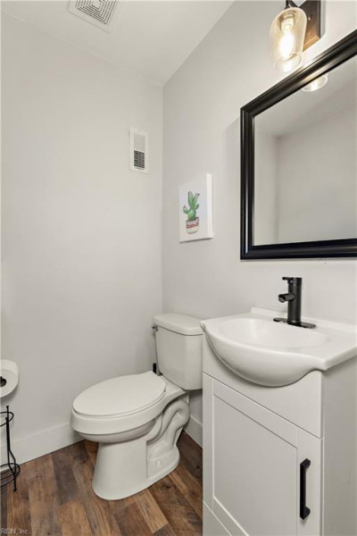 Photo 12 of 38 residential for sale in Norfolk virginia