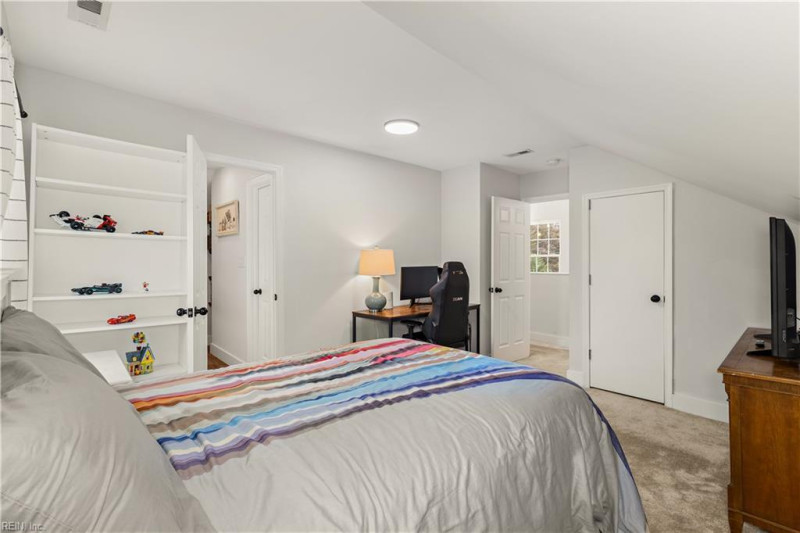 Photo 17 of 38 residential for sale in Norfolk virginia