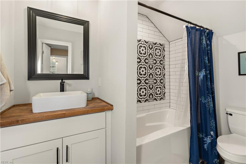 Photo 18 of 38 residential for sale in Norfolk virginia