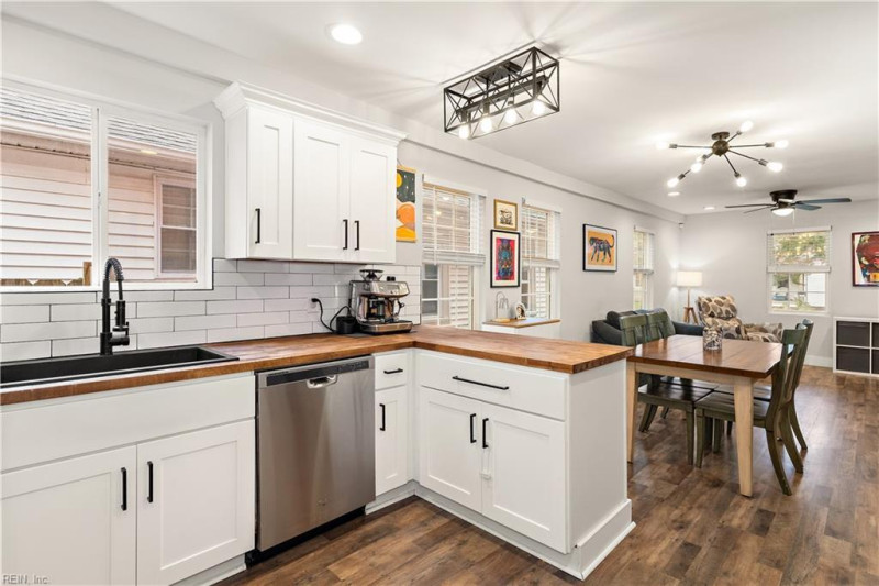 Photo 4 of 38 residential for sale in Norfolk virginia