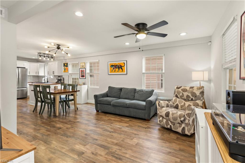 Photo 7 of 38 residential for sale in Norfolk virginia