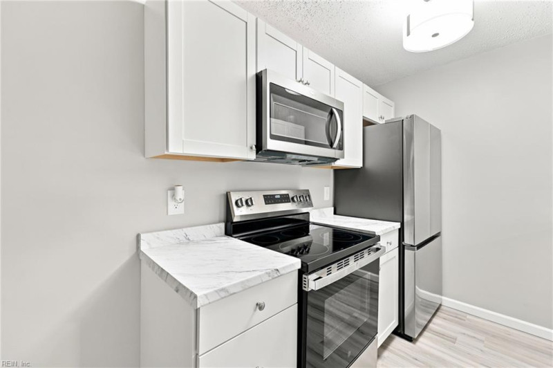 Photo 12 of 26 residential for sale in Virginia Beach virginia