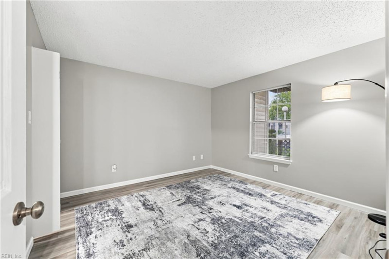 Photo 13 of 26 residential for sale in Virginia Beach virginia