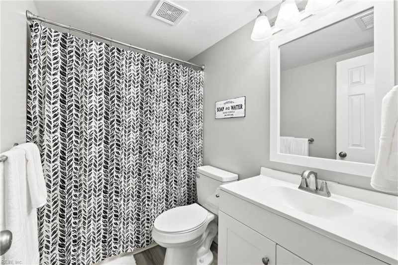 Photo 19 of 26 residential for sale in Virginia Beach virginia
