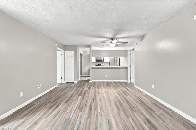 Photo 5 of 26 residential for sale in Virginia Beach virginia
