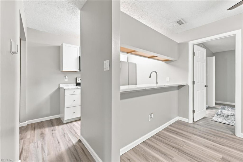 Photo 6 of 26 residential for sale in Virginia Beach virginia