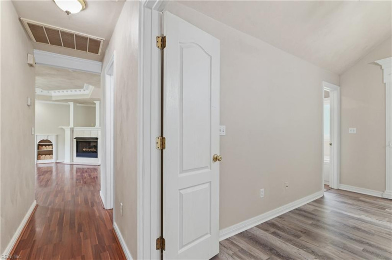 Photo 16 of 46 residential for sale in Chesapeake virginia