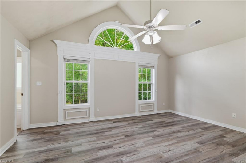 Photo 18 of 46 residential for sale in Chesapeake virginia