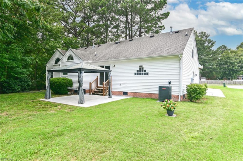 Photo 2 of 46 residential for sale in Chesapeake virginia