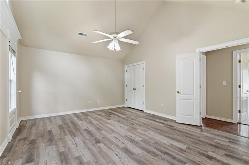 Photo 20 of 46 residential for sale in Chesapeake virginia