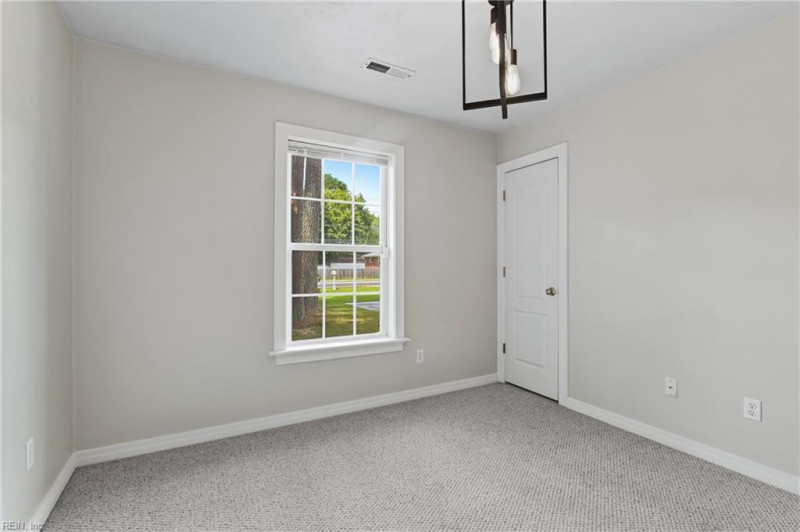 Photo 26 of 46 residential for sale in Chesapeake virginia