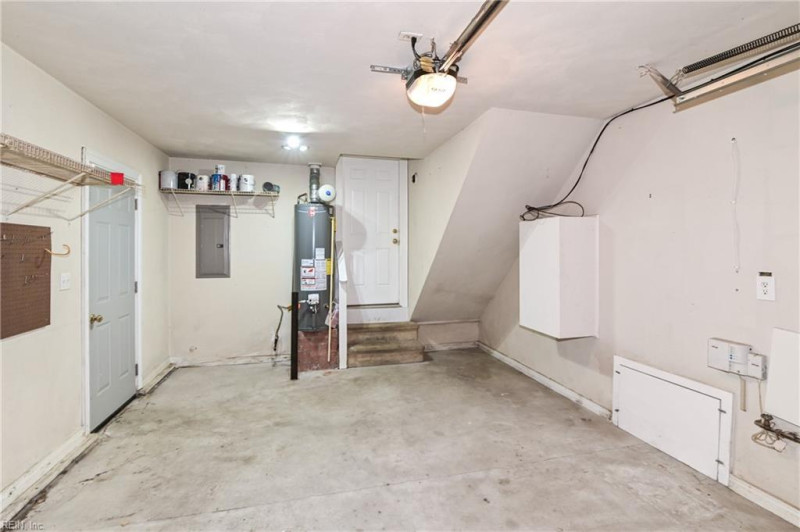 Photo 34 of 46 residential for sale in Chesapeake virginia