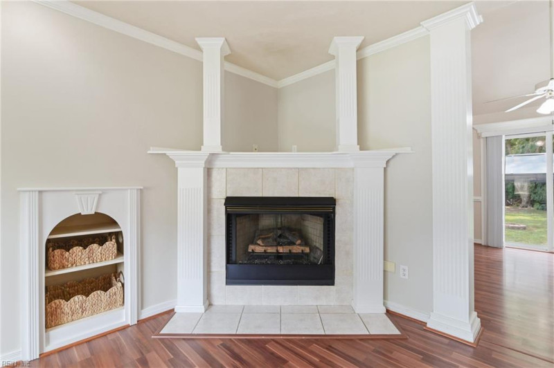 Photo 9 of 46 residential for sale in Chesapeake virginia