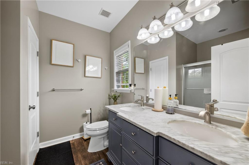Photo 17 of 29 residential for sale in Chesapeake virginia