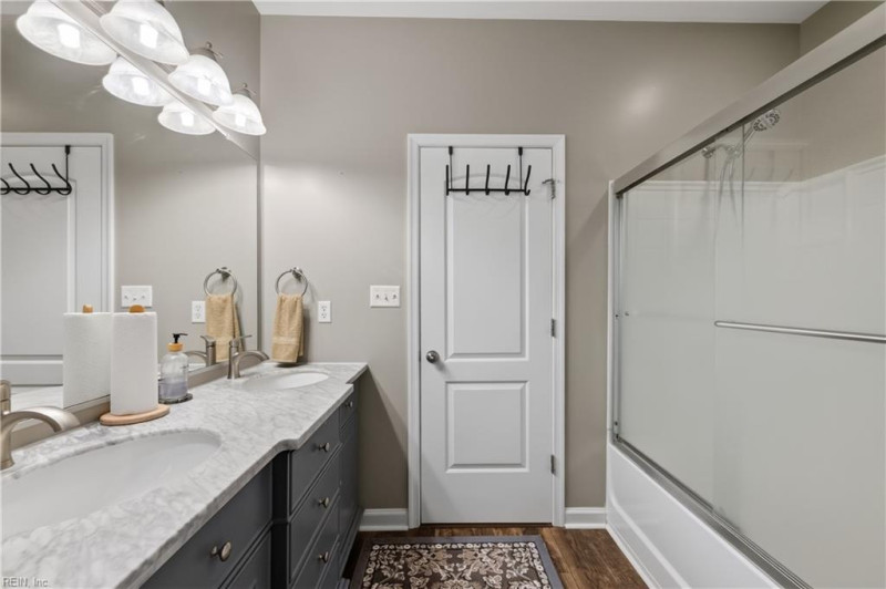 Photo 18 of 29 residential for sale in Chesapeake virginia