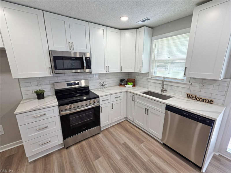 Photo 1 of 22 residential for sale in Moyock virginia
