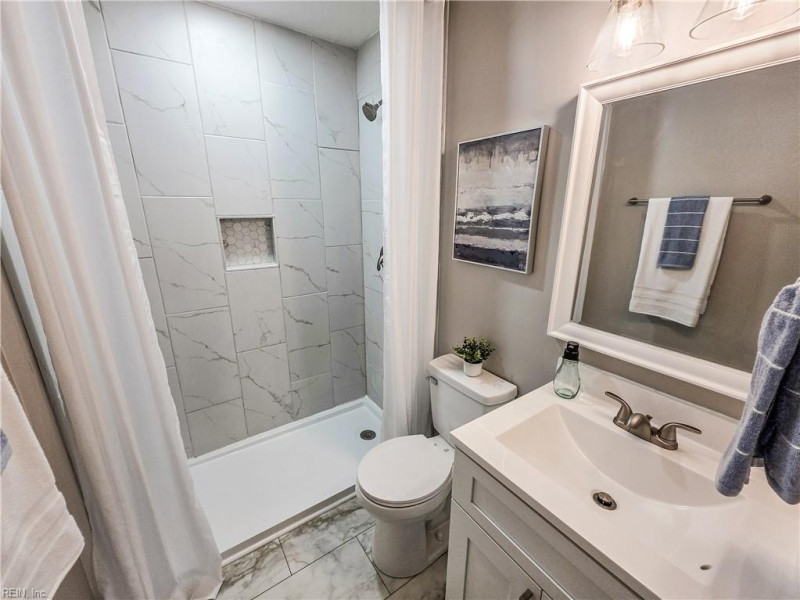 Photo 12 of 22 residential for sale in Moyock virginia
