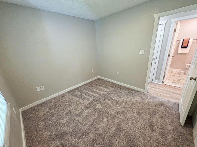 Photo 14 of 22 residential for sale in Moyock virginia