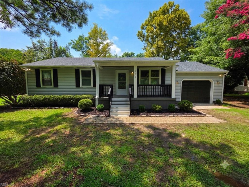 Photo 19 of 22 residential for sale in Moyock virginia