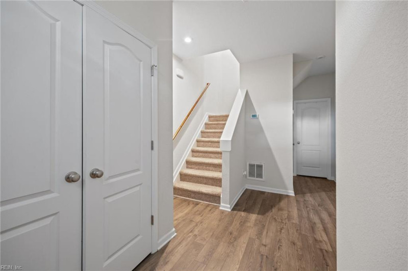 Photo 17 of 27 residential for sale in Hampton virginia