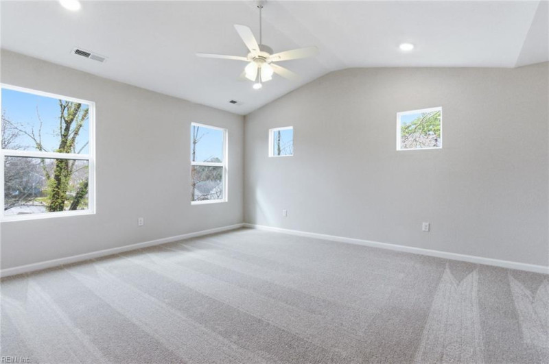 Photo 15 of 31 residential for sale in Hampton virginia