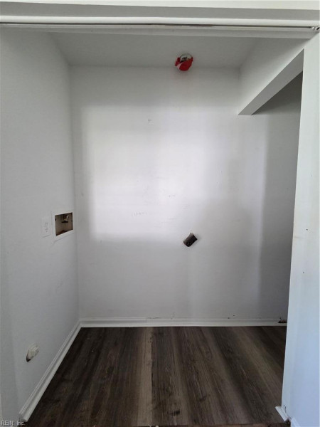 Photo 14 of 42 residential for sale in Hampton virginia
