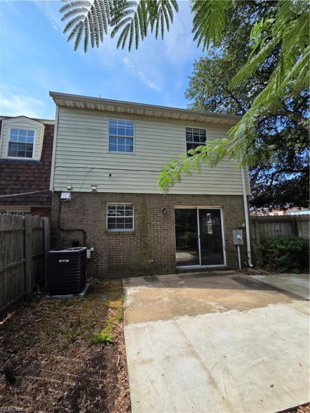Photo 3 of 42 residential for sale in Hampton virginia