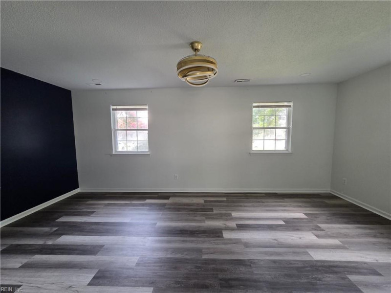 Photo 7 of 42 residential for sale in Hampton virginia