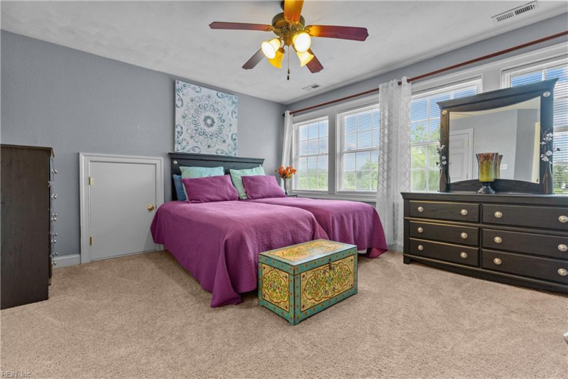 Photo 35 of 46 residential for sale in Chesapeake virginia Photo 35 of 46 residential for sale in Chesapeake virginia