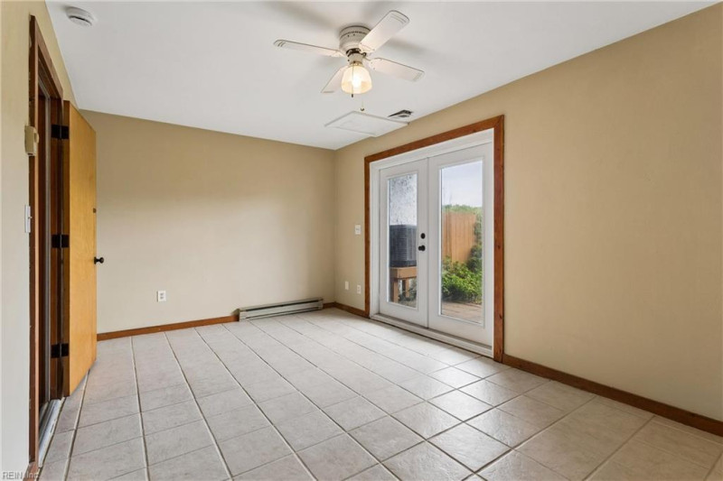 Photo 11 of 48 residential for sale in Norfolk virginia