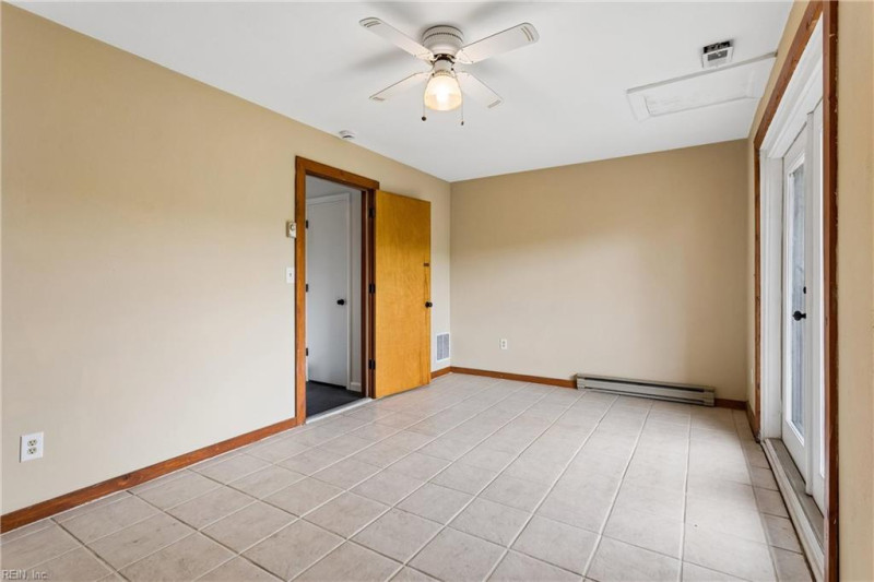 Photo 12 of 48 residential for sale in Norfolk virginia