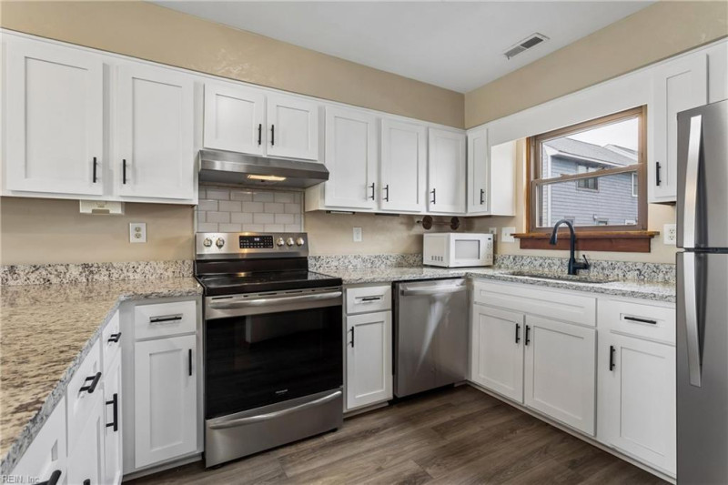 Photo 18 of 48 residential for sale in Norfolk virginia